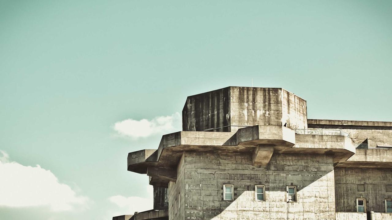 A high-tech spatial computing visor in 2026